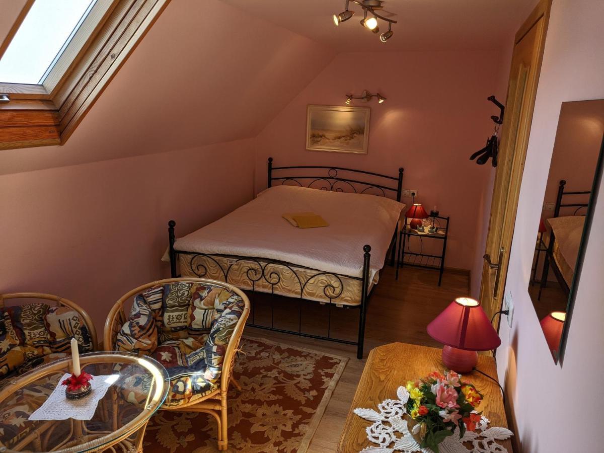 Guest House Nika - Cottages And Rooms In The Heart Of Palanga City Center Dış mekan fotoğraf
