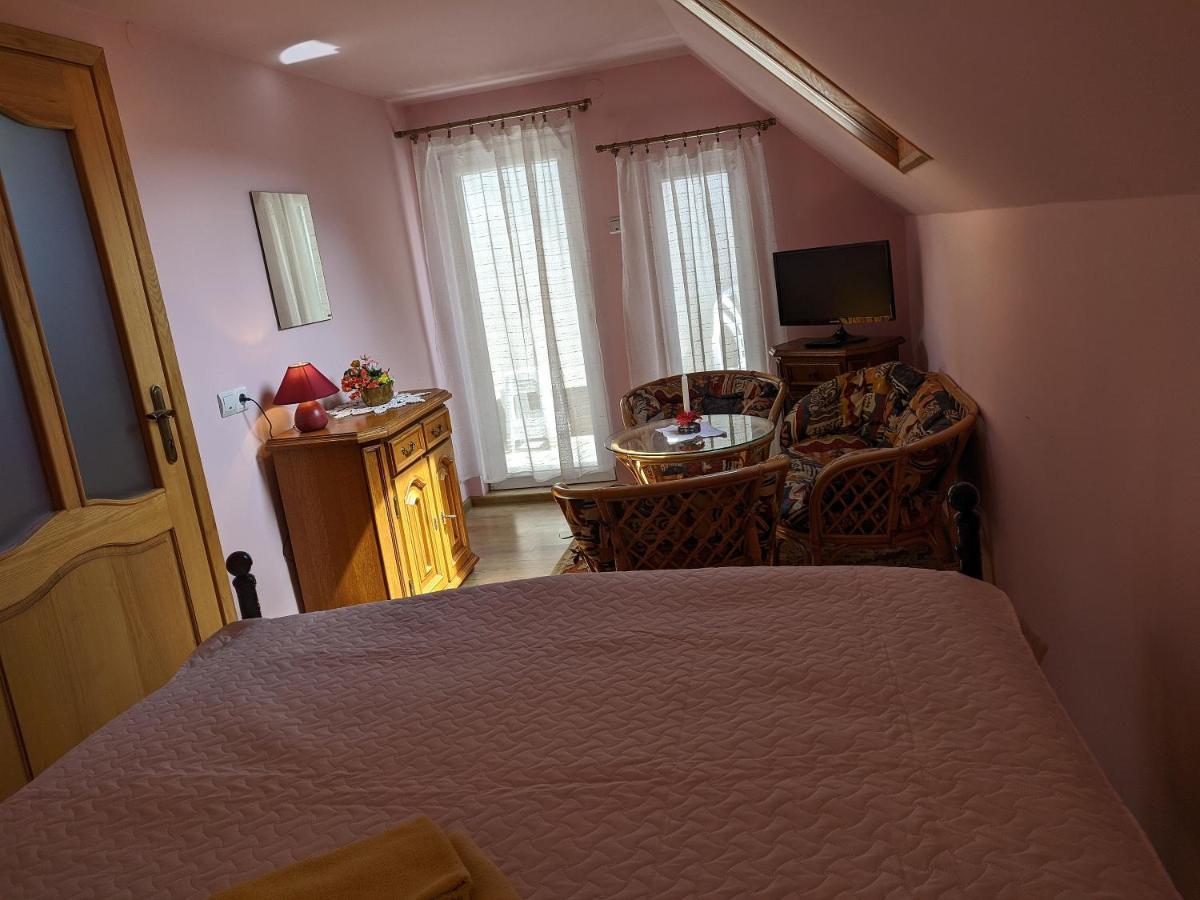 Guest House Nika - Cottages And Rooms In The Heart Of Palanga City Center Dış mekan fotoğraf