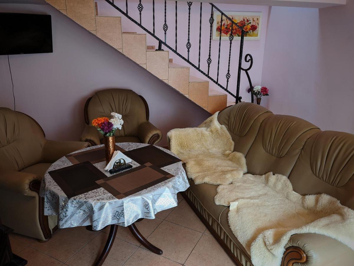 Guest House Nika - Cottages And Rooms In The Heart Of Palanga City Center Dış mekan fotoğraf